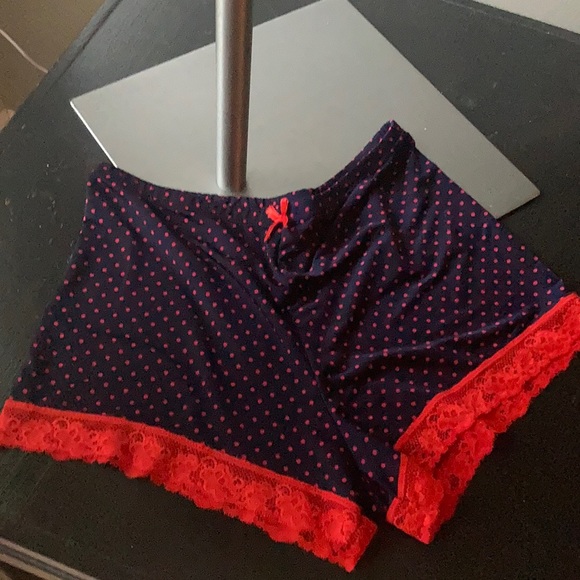 Top and Bottom sleep wear - Picture 5 of 9